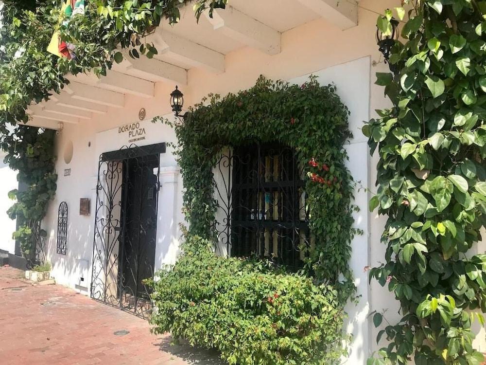 Hotel Dorado Plaza Calle Del Arsenal Cartagena Exterior photo